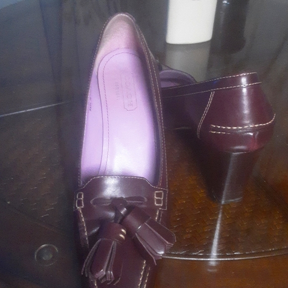 SALE #1: Coach pumps authentic size 8 1/2 with 3" heels - Picture 4 of 7